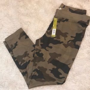 Camo print leggings